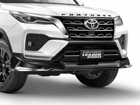 Tin xe hot 22/4: Quyết đấu Santa Fe và Ford Everest, Toyota Fortuner tung phiên bản mới giá hấp dẫn