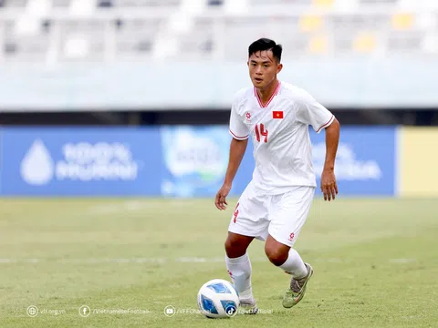 Lập 'hattrick sút xa', sao mai U19 là niềm hi vọng mới của bóng đá Việt Nam
