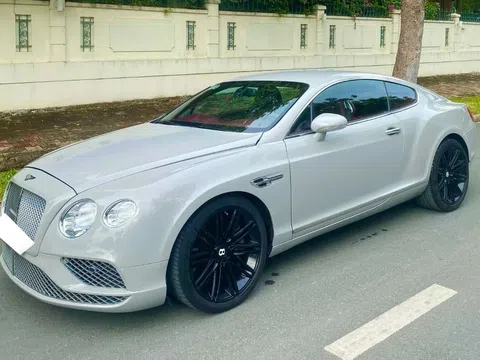 Siêu xe Bentley Continental GT 2006 đăng ký lần đầu năm 2017 được rao bán với giá rẻ ngỡ ngàng