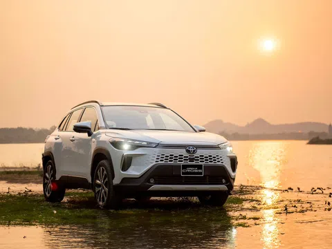 Loạt rào cản 'ngáng chân' Toyota Corolla Cross 2024 vừa ra mắt?