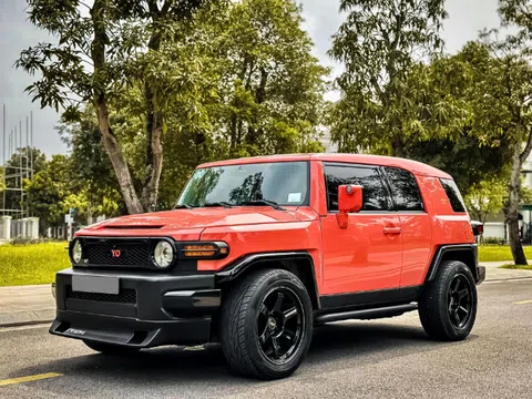 Hàng hiếm Toyota FJ Cruiser 2011 rao bán 1,65 tỷ đồng, riêng tiền 'độ' bằng 1/3 giá xe