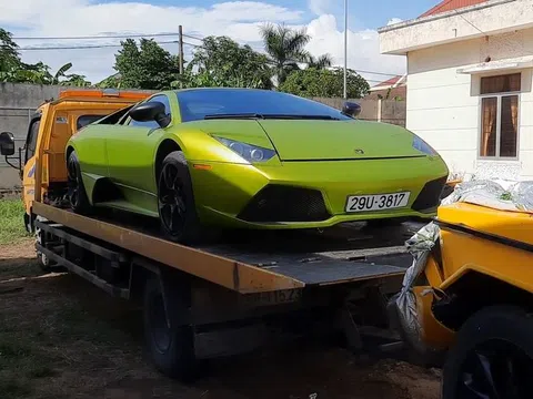 Siêu xe hàng hiếm Lamborghini Murcielago hư hại nặng nề sau gần 4 năm bỏ ngỏ