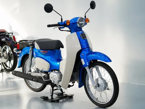 "Huyền thoại một thời" Honda Super Cub 50 nhập khẩu chính hãng đầu tiên về Việt Nam