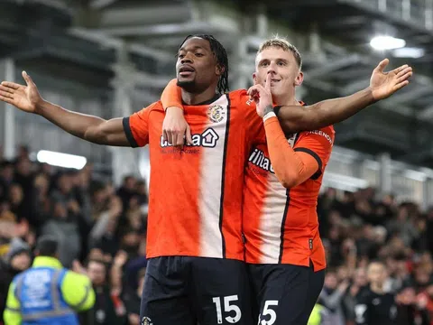 Đội bóng tí hon lập kỳ tích tại Premier League