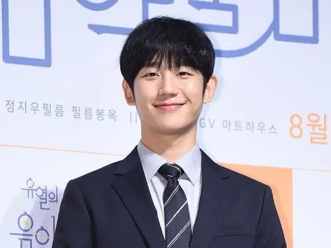 Jung Hae In bị tố là khách quen của hộp đêm dính líu đến scandal ma túy của G-Dragon và Lee Sun Kyun