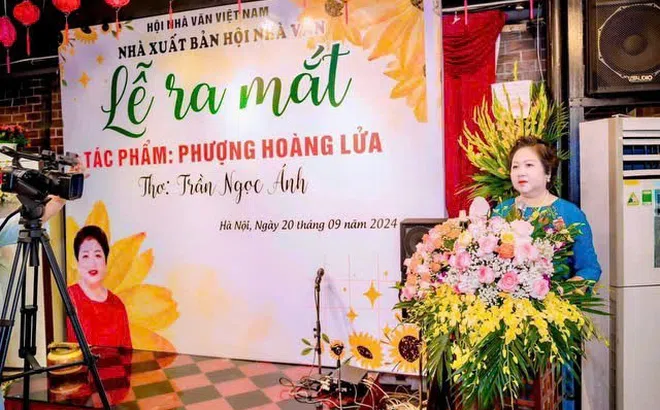 Lễ ra mắt tập thơ “Phượng Hoàng Lửa”