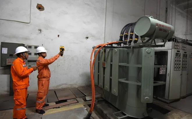 EVNHANOI đảm bảo cấp điện an toàn dịp kỷ niệm 70 năm Ngày Giải phóng Thủ đô