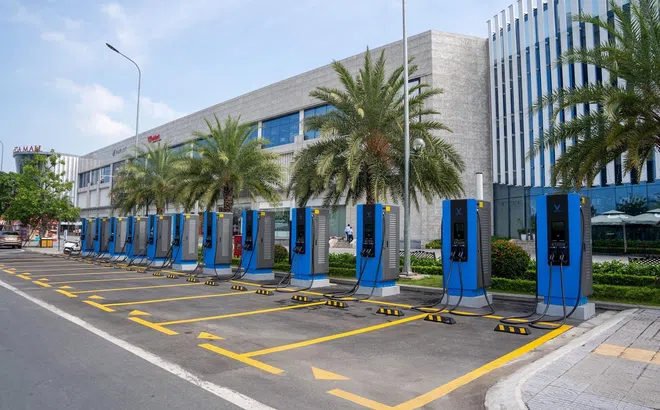 Hệ thống “trạm sạc toàn dân” của V-GREEN củng cố ngôi vương của hãng xe số 1 thị trường VinFast  