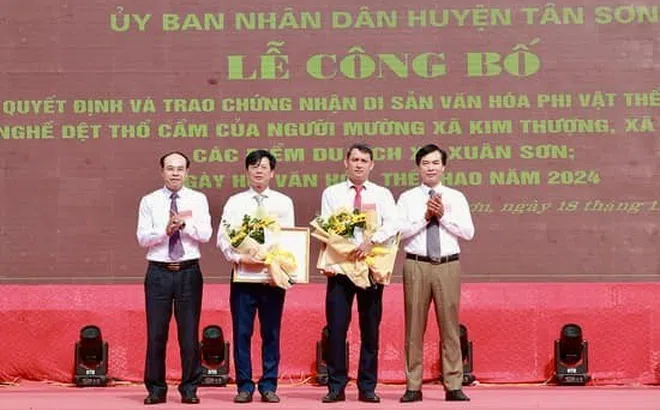 Phú Thọ: Công bố Di sản phi vật thể quốc gia Nghề dệt thổ cẩm người Mường huyện Tân Sơn