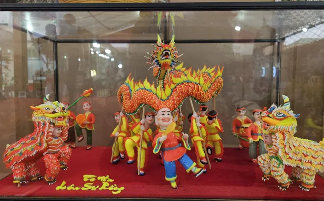 Triển lãm “Sắc màu di sản văn hóa, thiên nhiên và sản phẩm thủ công truyền thống Việt Nam”