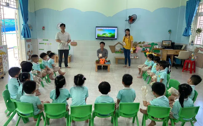 Trải nghiệm thực tế “Một ngày làm giáo viên mầm non” ở Trường mầm non Nhiêu Lộc