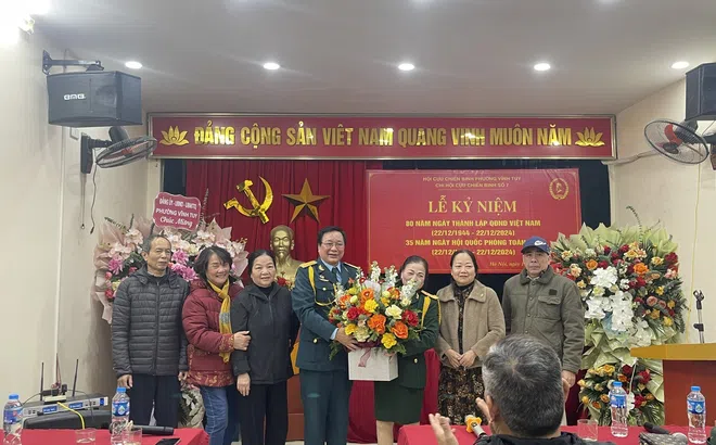 Lễ kỷ niệm 80 năm Quân đội nhân dân Việt Nam và 35 năm Ngày hội Quốc phòng toàn dân - Chi hội Cựu chiến binh số 7, phường Vĩnh Tuy