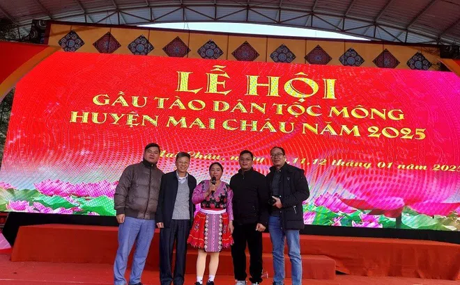 Ngắm cảnh Hang Kia - Pà Cò và vui hội Gầu Tào