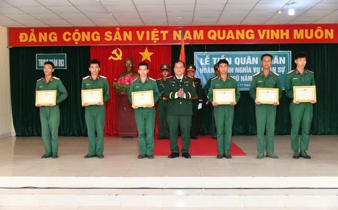 Kiên Giang: Trung đoàn 893 tiễn quân nhân hoàn thành nghĩa vụ quân sự tại ngũ
