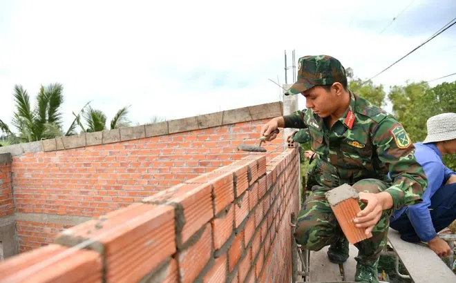 Bộ Chỉ huy quân sự tỉnh Kiên Giang thắm thiết tình nghĩa Quân - Dân