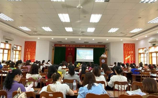 Đào tạo, tập huấn, bồi dưỡng cho nhân lực quản lý, bảo vệ và phát huy giá trị di sản văn hóa