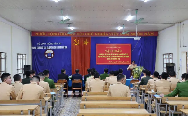 Công an tỉnh Phú Thọ tập huấn nghiệp vụ sát hạch, cấp giấy phép lái xe cho cán bộ, chiến sĩ cảnh sát giao thông