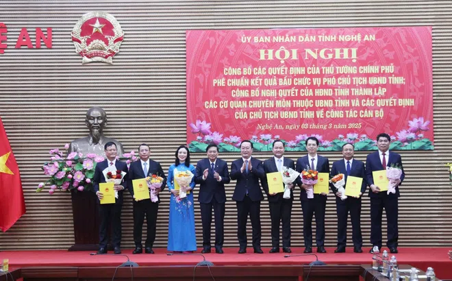 Nghệ An công bố 7 Giám đốc Sở sau sắp xếp, hợp nhất