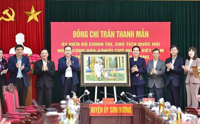 Chủ tịch Quốc hội Trần Thanh Mẫn thăm và làm việc với tỉnh Tuyên Quang