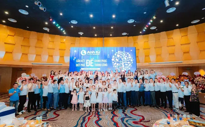 ANH TÚ - VUA SỮA BỈM: TỔ CHỨC DU LỊCH TƯỞNG THƯỞNG 5 SAO CHO HƠN 100 ĐẠI LÝ/CỬA HÀNG PHÂN PHỐI