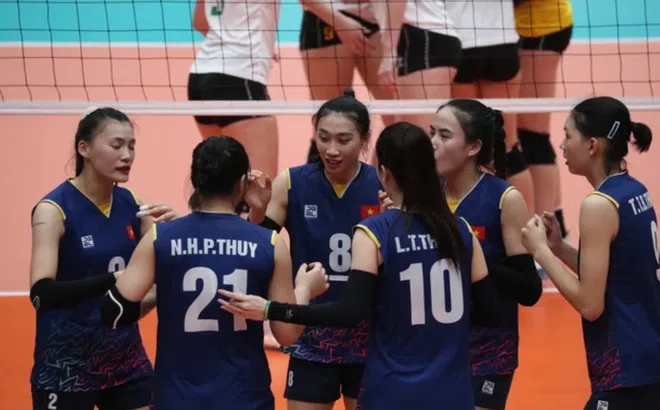 Đội tuyển Việt Nam (2) lội ngược dòng ấn tượng, giành chiến thắng thứ 4 liên tiếp