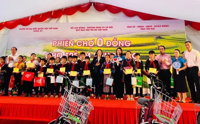 Juno Milk cùng nhà phân phối Anh Tú đồng hành tham gia chương trình “Phiên chợ 0 đồng” tại Yên Bái