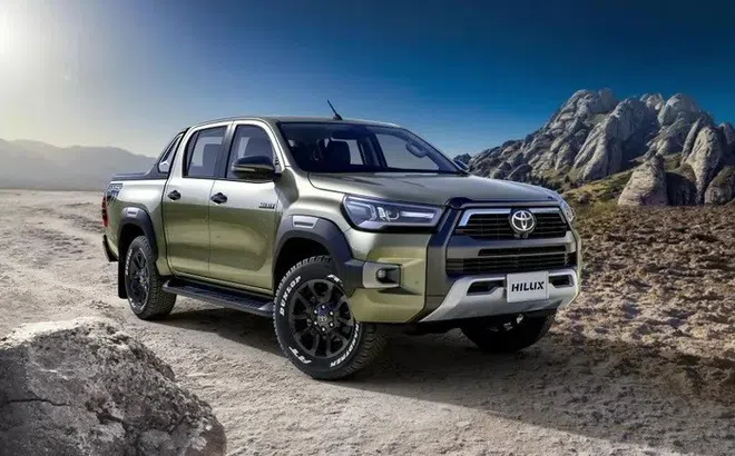 Cận cảnh ‘vua bán tải’ Toyota mới giá hấp dẫn: Thiết kế đẹp long lanh, trang bị lấn át Ford Ranger