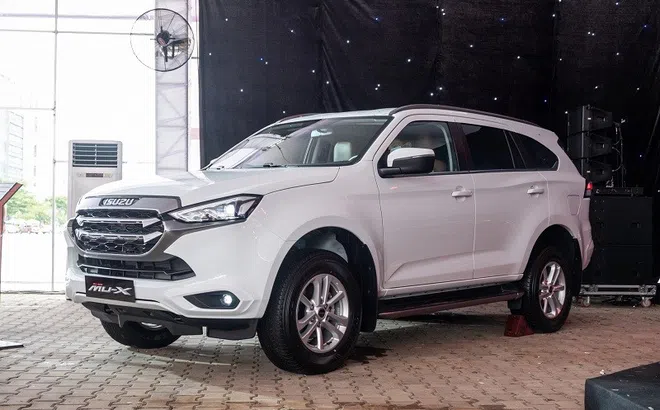 Kình địch của Toyota Fortuner giảm giá tới 170 triệu đồng, rẻ hơn Ford Everest và Santa Fe 200 triệu