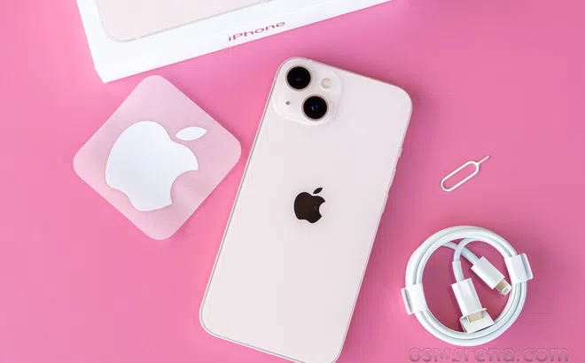iPhone 13 128GB giá siêu rẻ chỉ từ 14 triệu giữa tháng 3, thiết kế đẹp như iPhone 15 ‘đe nẹt’ Samsung Galaxy S24