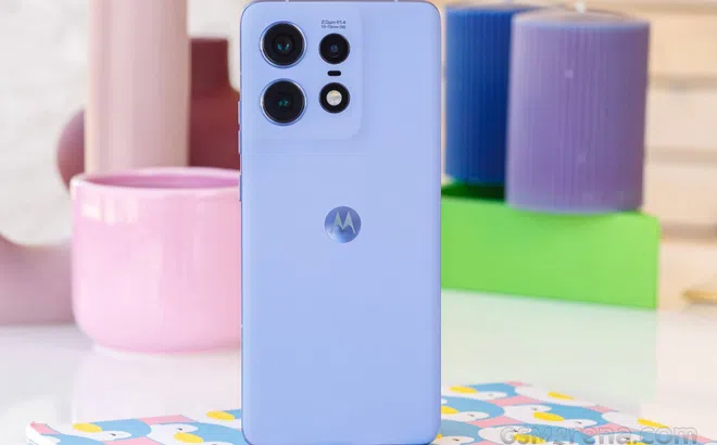 Motorola Edge 50 Pro ra mắt toàn cầu: Màn hình lớn ngang iPhone 15 Pro Max, trang bị xịn so kè Galaxy S24