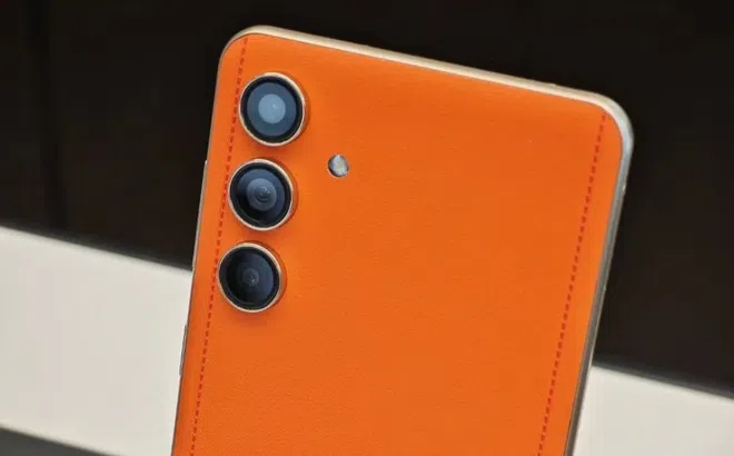 Samsung sắp ra mắt Galaxy F55 với mặt lưng bằng da thuần chay cao cấp, thiết kế hiện đại như Galaxy S24