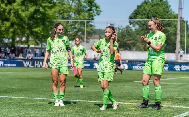 Vừa tỏa sáng tại Lank FC, Huỳnh Như nhận ngay báo động đỏ