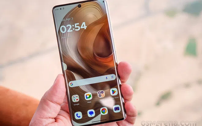 Vua hiệu năng tầm trung ra mắt: Mặt lưng gỗ tự nhiên, sạc nhanh 125W, giá rẻ hơn Redmi Turbo 3