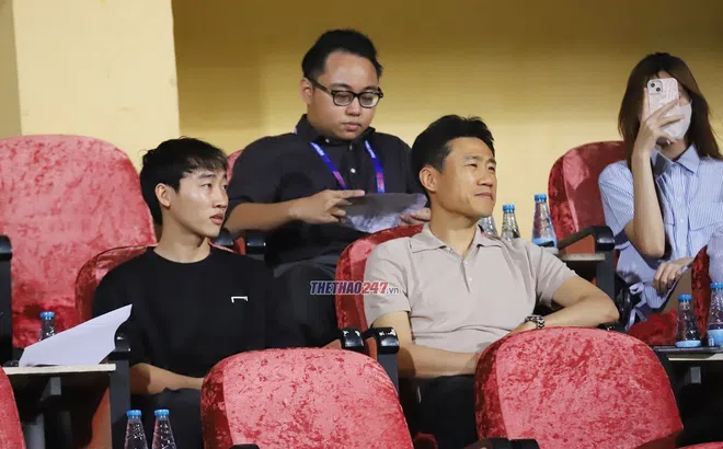 Trợ lý người Việt đầu tiên của HLV Kim Sang Sik làm nhiệm vụ