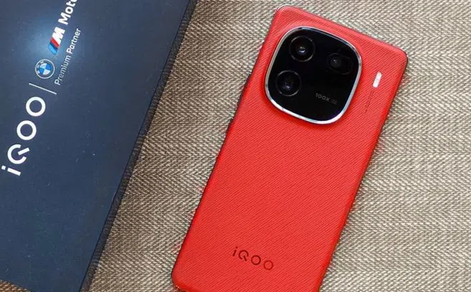 Bom tấn giá rẻ, chip Snapdragonn 8 Gen 4 áp đảo Galaxy S24 Ultra, màn đẹp như iPhone 15 Pro Max