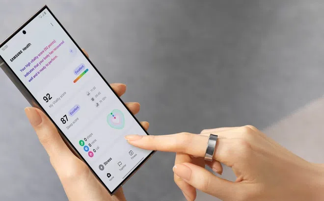 Galaxy Ring có thể phát sáng nhấp nháy để người dùng dễ tìm thấy