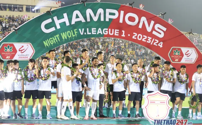 Chùm ảnh: Nam Định lên ngôi V-League sau 40 năm chờ đợi