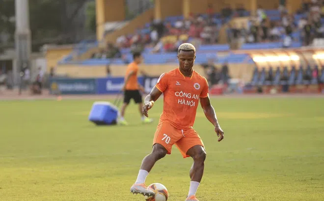 Ngoại binh tệ nhất V-League 'gia nhập' CAHN