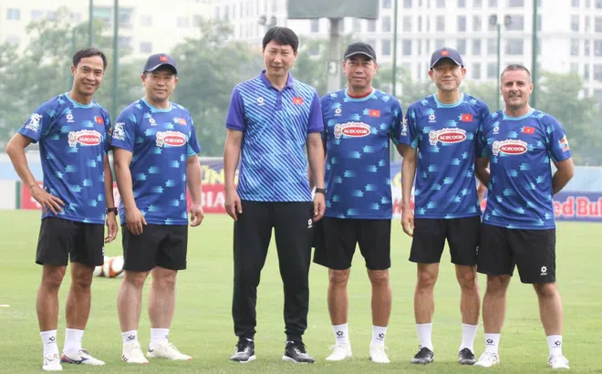 'Phó tướng' của HLV Kim Sang Sik gia nhập Á quân V-League
