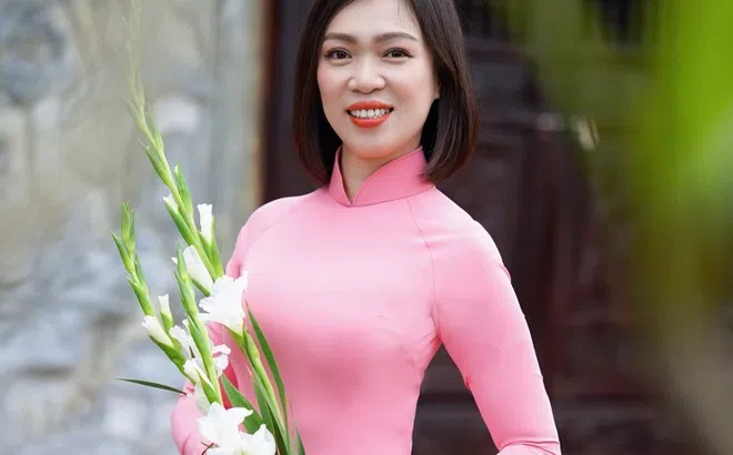 Á hậu Lê Thị Khánh Vân mặc áo dài đẹp hóa "nàng thơ" đón Tết Nguyên đán 2024 tại Tuyên Quang