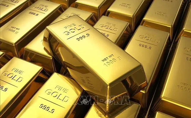 Giá vàng thế giới ngày càng rời xa mức cao kỷ lục
