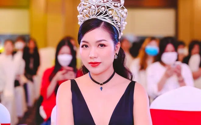 Hoa hậu Đỗ Thị Quỳnh diện sắc đen quyền lực trên hàng ghế giám khảo bán kết Hoa hậu Doanh nhân Việt Nam 2023