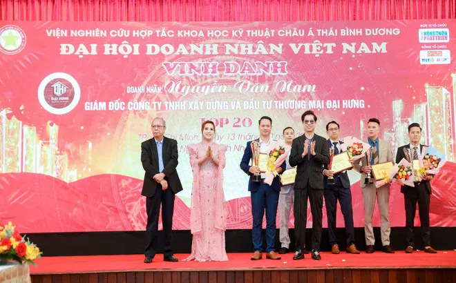 Công ty Đại Hưng nhận vinh danh top 20 doanh nghiệp xuất sắc tại Đại hội Doanh nhân Việt Nam 2023