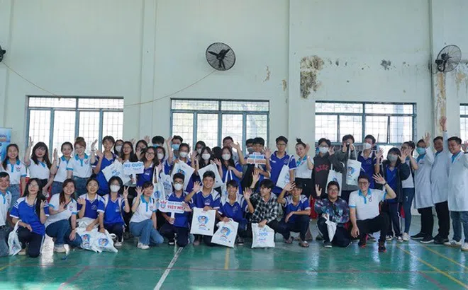 Nha khoa Việt Mỹ tổ chức chương trình “Nha khoa học đường” tại Trường THPT Nguyễn Trung Trực