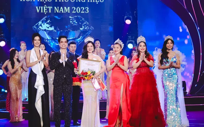 Doanh nhân Phạm Thiều An đăng quang Á hậu 2  Hoa hậu Thương hiệu Việt Nam 2023