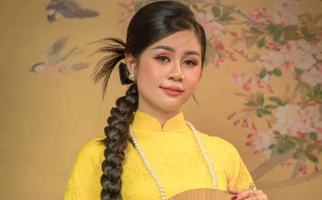 Hoa hậu Hồng Linh khoe vẻ đẹp sắc sảo trong bộ ảnh đón năm mới