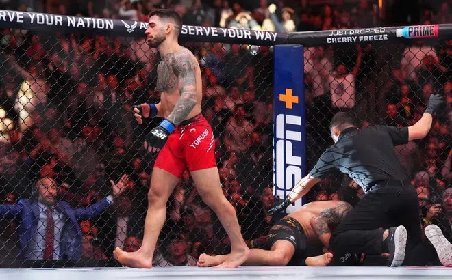 UFC 298: "Đại đế" bị truất ngôi, Ilia Topuria trở thành nhà đương kim vô địch hạng lông UFC