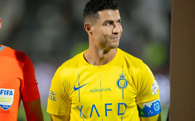 Vượt qua Mbappe, Ronaldo chính thức đứng số 1 thế giới ở tuổi 39