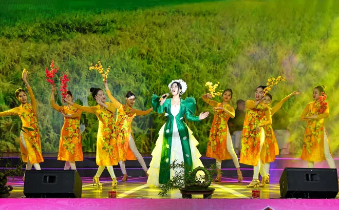 NSƯT Hương Giang làm mới tình khúc “Mùa Xuân Làng Lúa Làng Hoa” của nhạc sỹ Ngọc Khuê