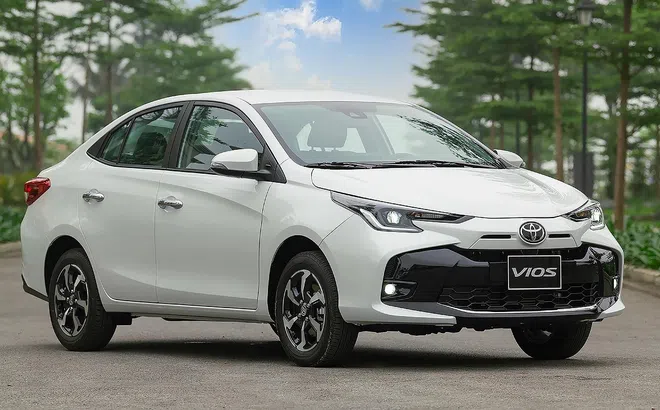 Giá xe Toyota Vios giảm mạnh kỷ lục: Rẻ chưa từng có, quyết đấu Hyundai Accent, Honda City